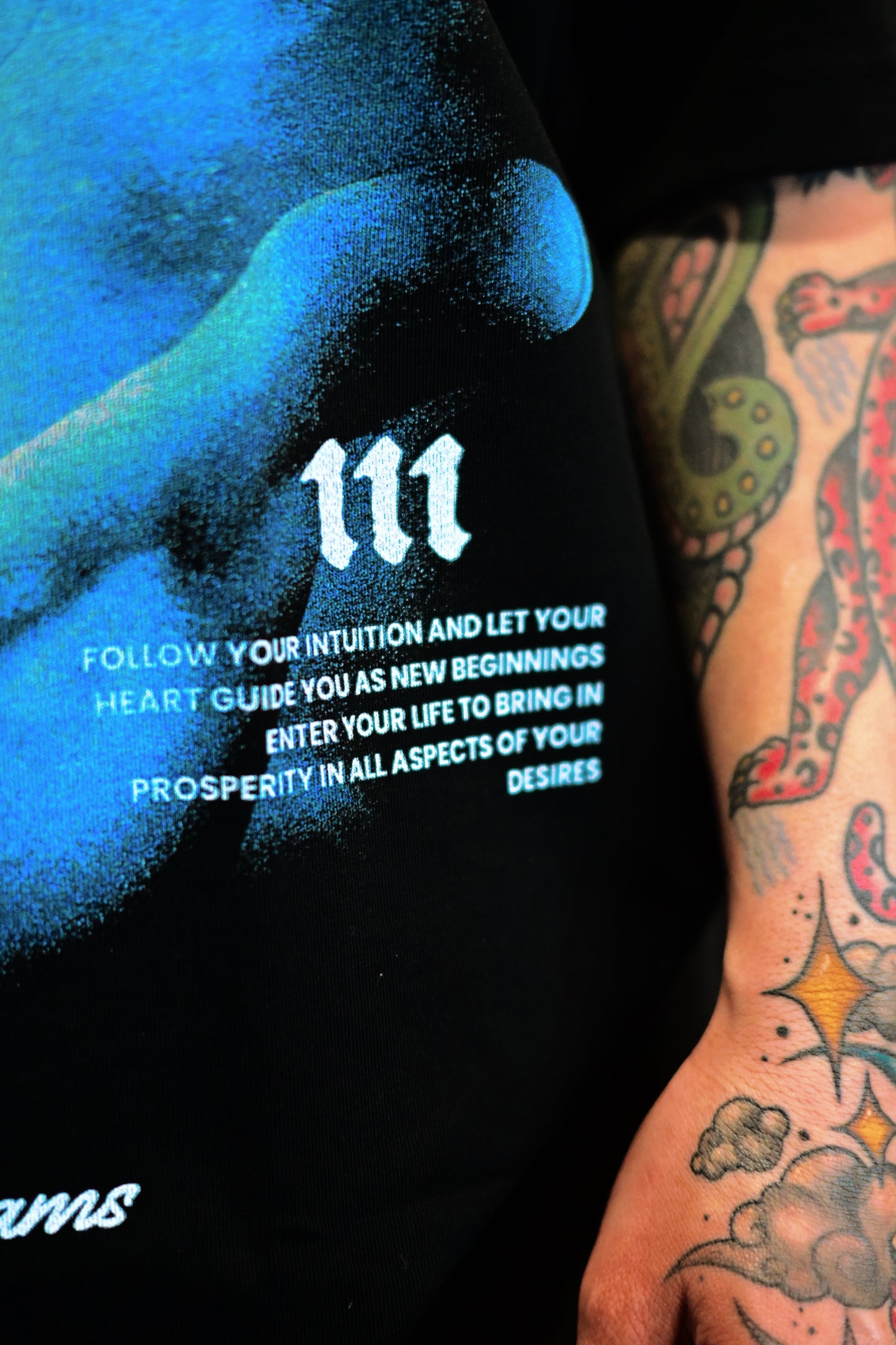 MANIFEST OVERSIZED T-SHIRT